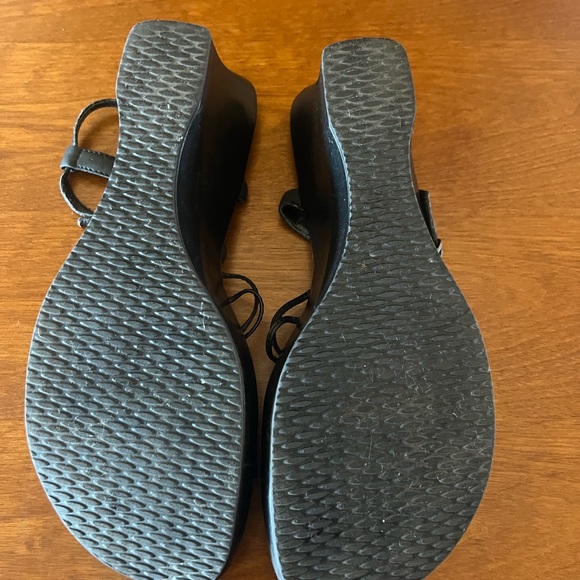 Impo Sandal - comfortable wedge sandal. - Picture 5 of 7